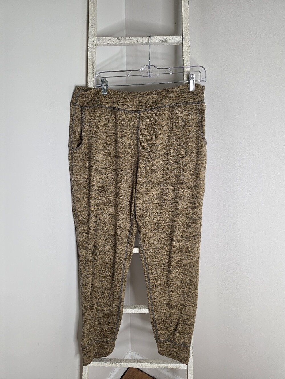 LOGO By Lori Goldstein Women's Large Pull On Joggers With Zipper Ankle Detail